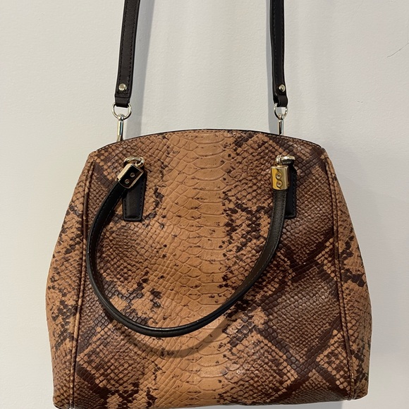 Coach Minetta Python Embossed Leather
Satchel / crossbody - Picture 10 of 15